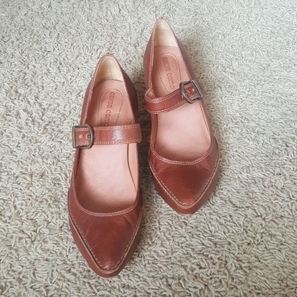 Mary Jane pumps